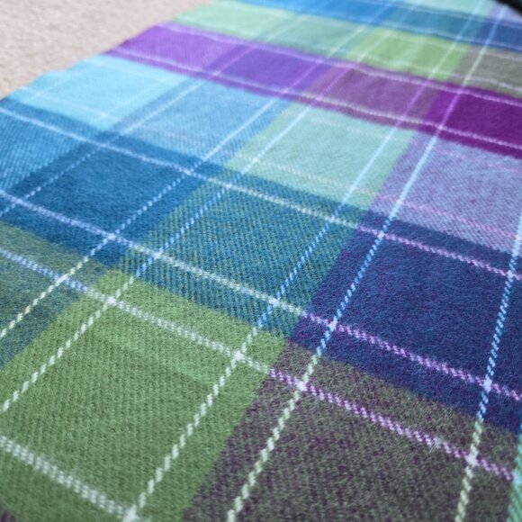 NWOT Plaid Cashmere Scarf With Fringe - Picture 5 of 6